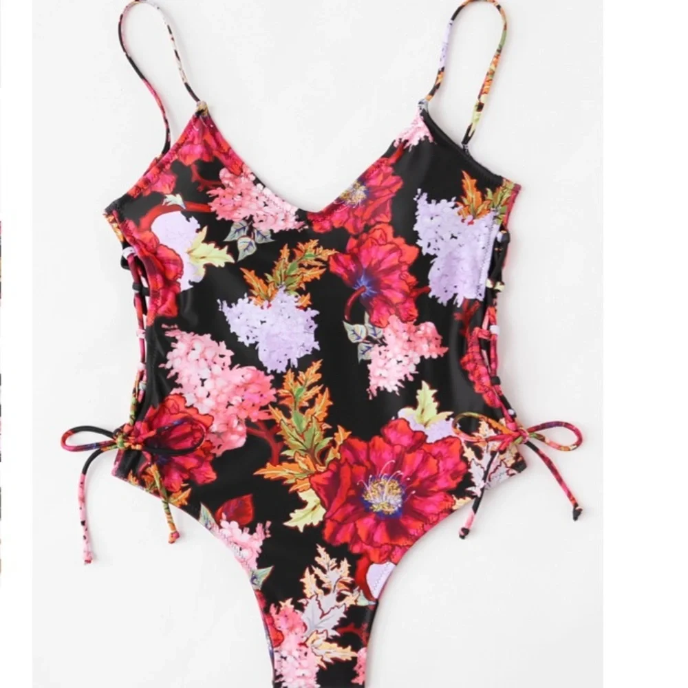⚡️⚡️🆕💝Vibrant floral side tie up one piece